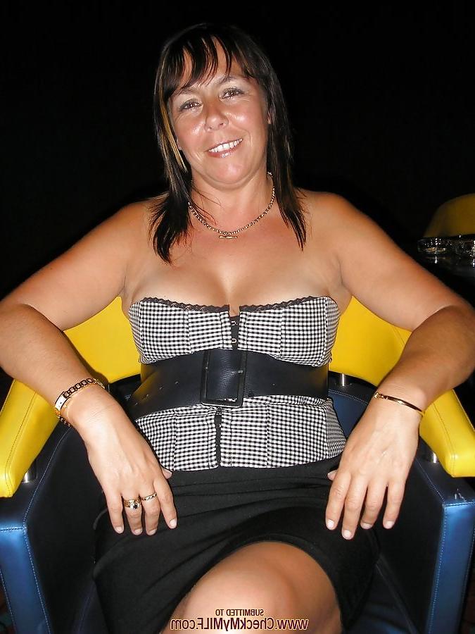 14P Hot Maure Lady 