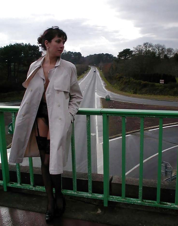 25P Upskirt and Nude On HWY Overpass