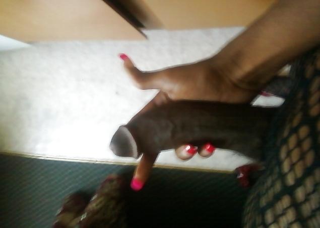 11P EBONY HUGE TRANNY DICK AND ASS