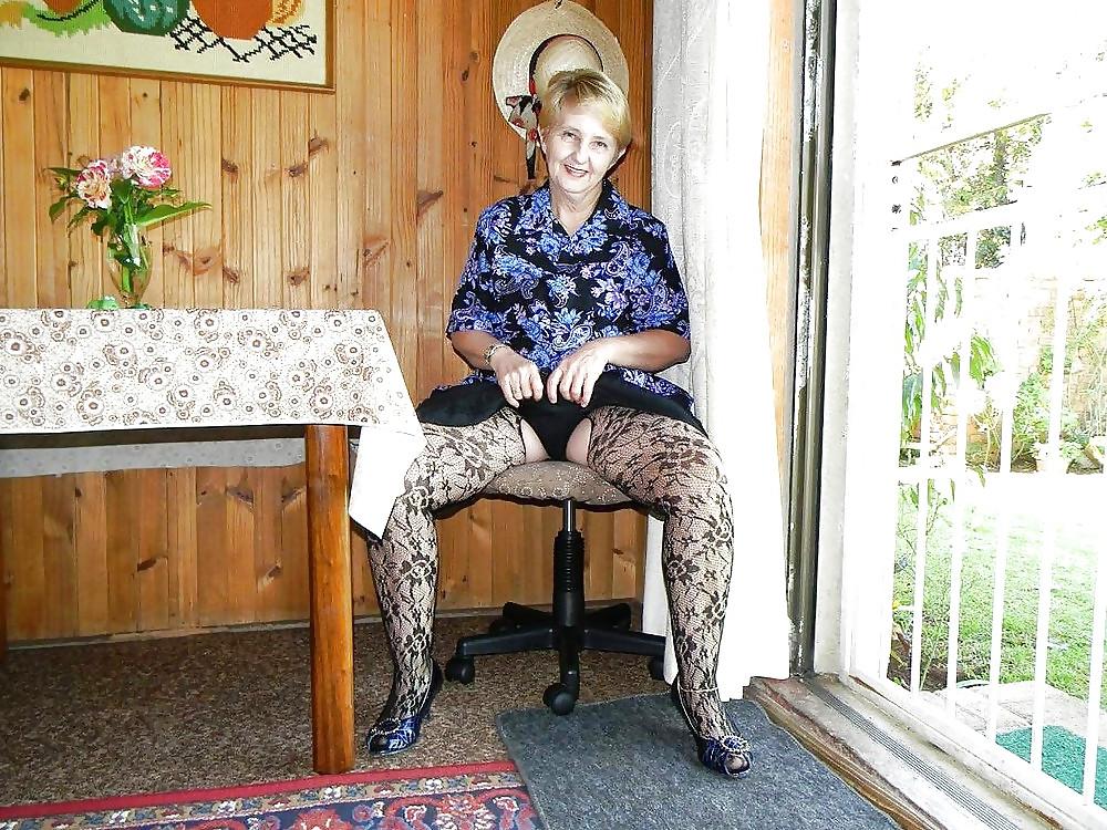21P Granny is a sex bomb