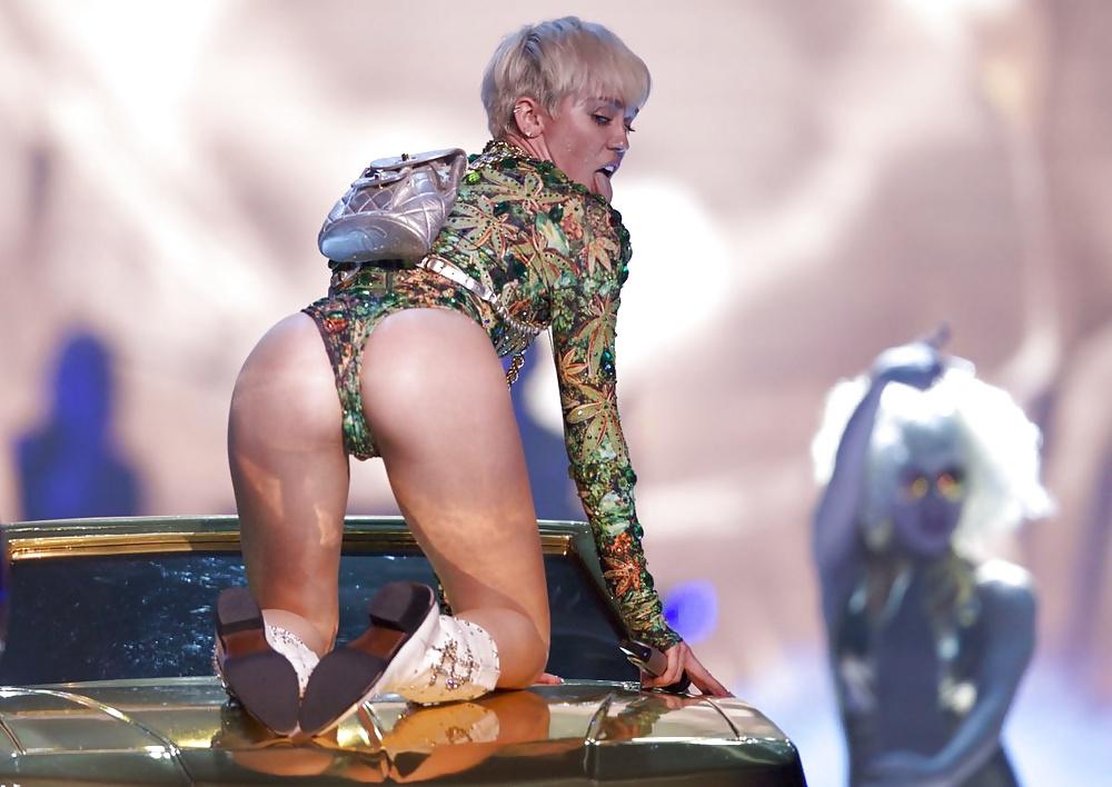 25P Miley Cyrus - hot Slut for a rough Fuck