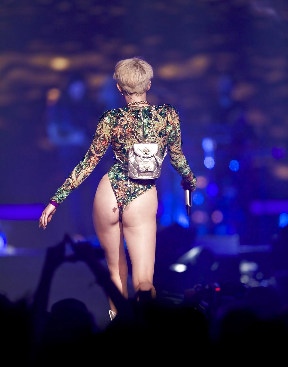 25P Miley Cyrus - hot Slut for a rough Fuck