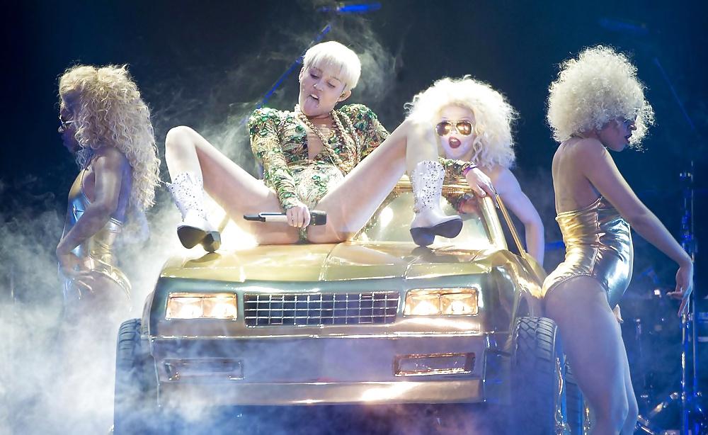 25P Miley Cyrus - hot Slut for a rough Fuck