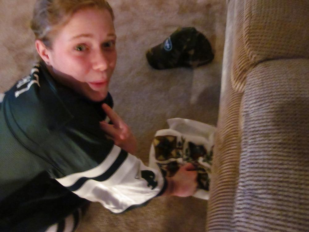 25P Baby sucks fucks & Sucks during the Jets game pt.2