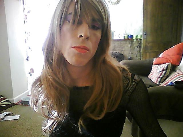 25P Crossdresser close up