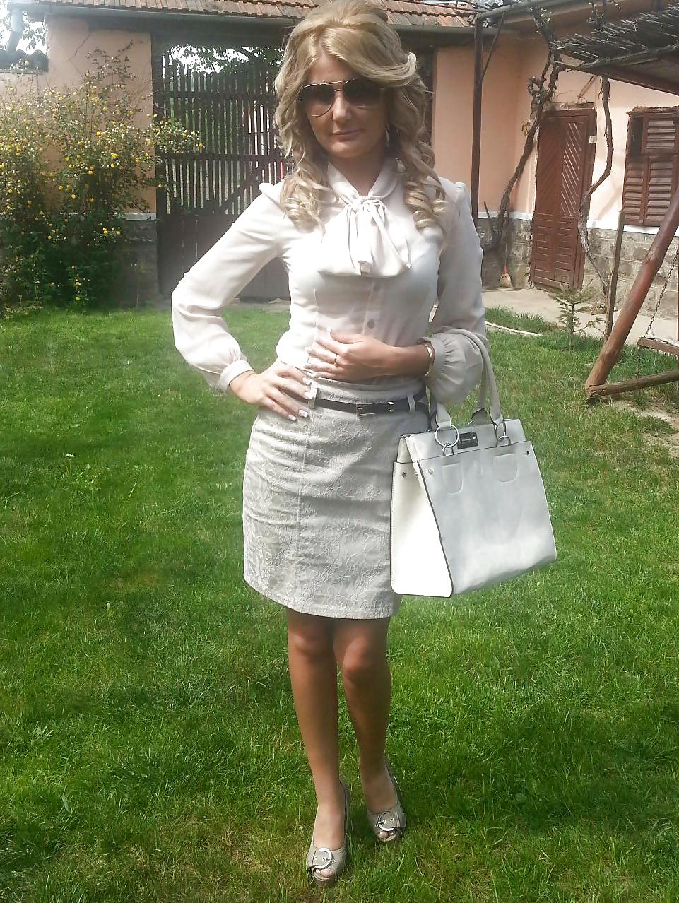 8P Romanian MILF Slut Roxana