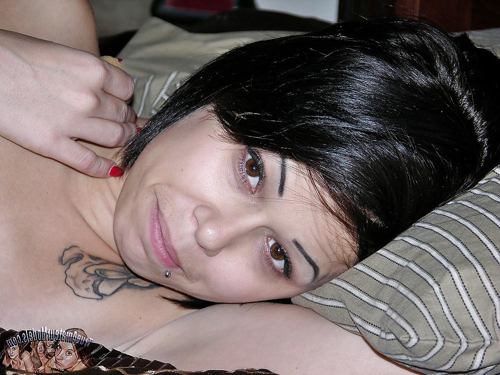 19P Bailey Models Nude & Spreads Her Butt Crack!