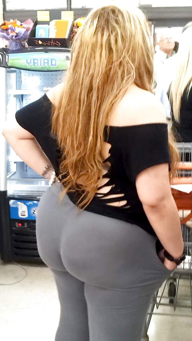 15P ULTIMATE Thick ASS Latina Milf in YOGAPANTS  VOYEUR