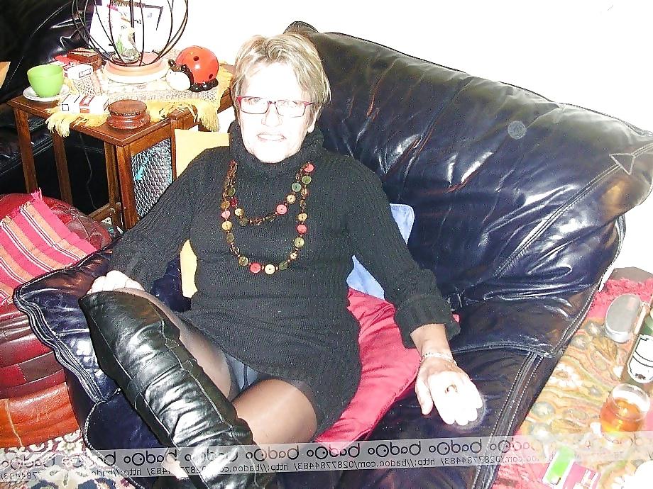 25P Mature and granny upskirt 2