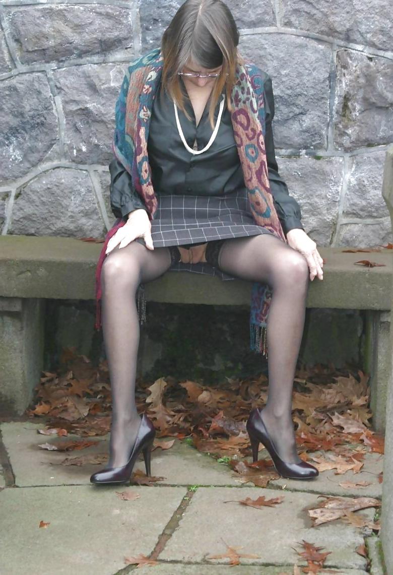 25P Mature and granny upskirt 2