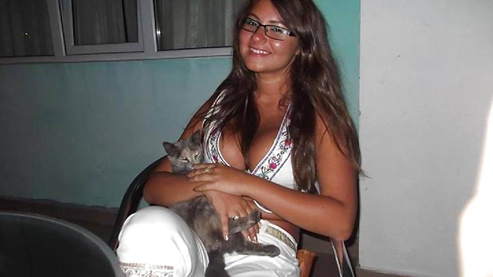 22P Romanian girl: Simona