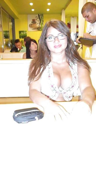 22P Romanian girl: Simona