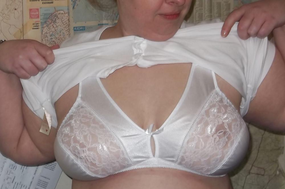 25P Bras on random women 6