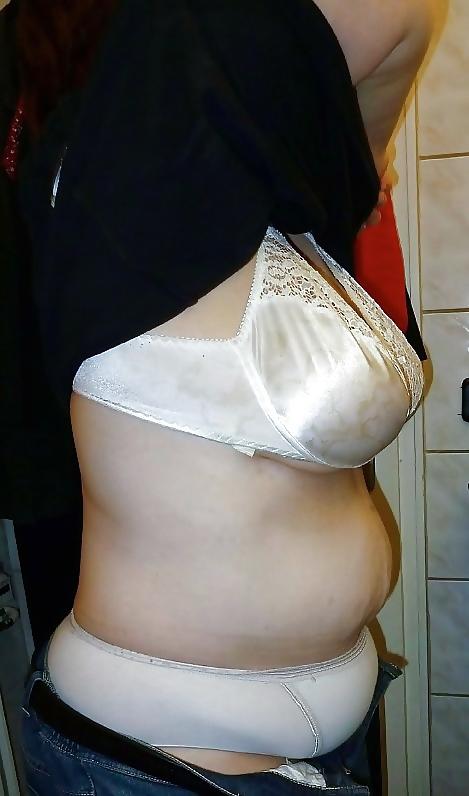 25P Bras on random women 6