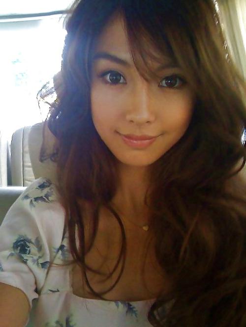14P Selfies of Sexy Girls Asian Style 1