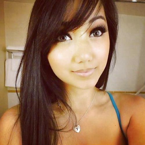 14P Selfies of Sexy Girls Asian Style 1