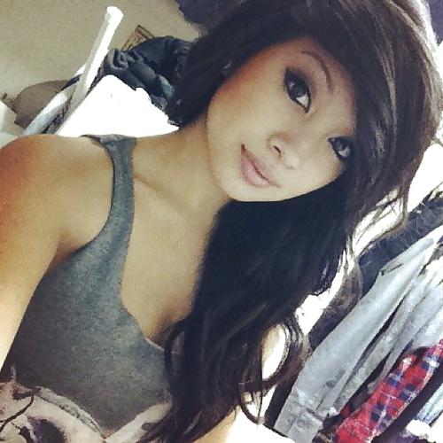 14P Selfies of Sexy Girls Asian Style 1