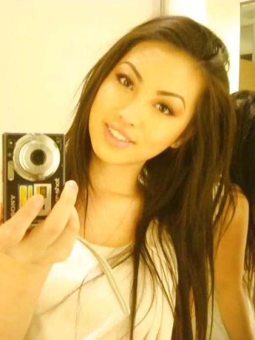 14P Selfies of Sexy Girls Asian Style 1