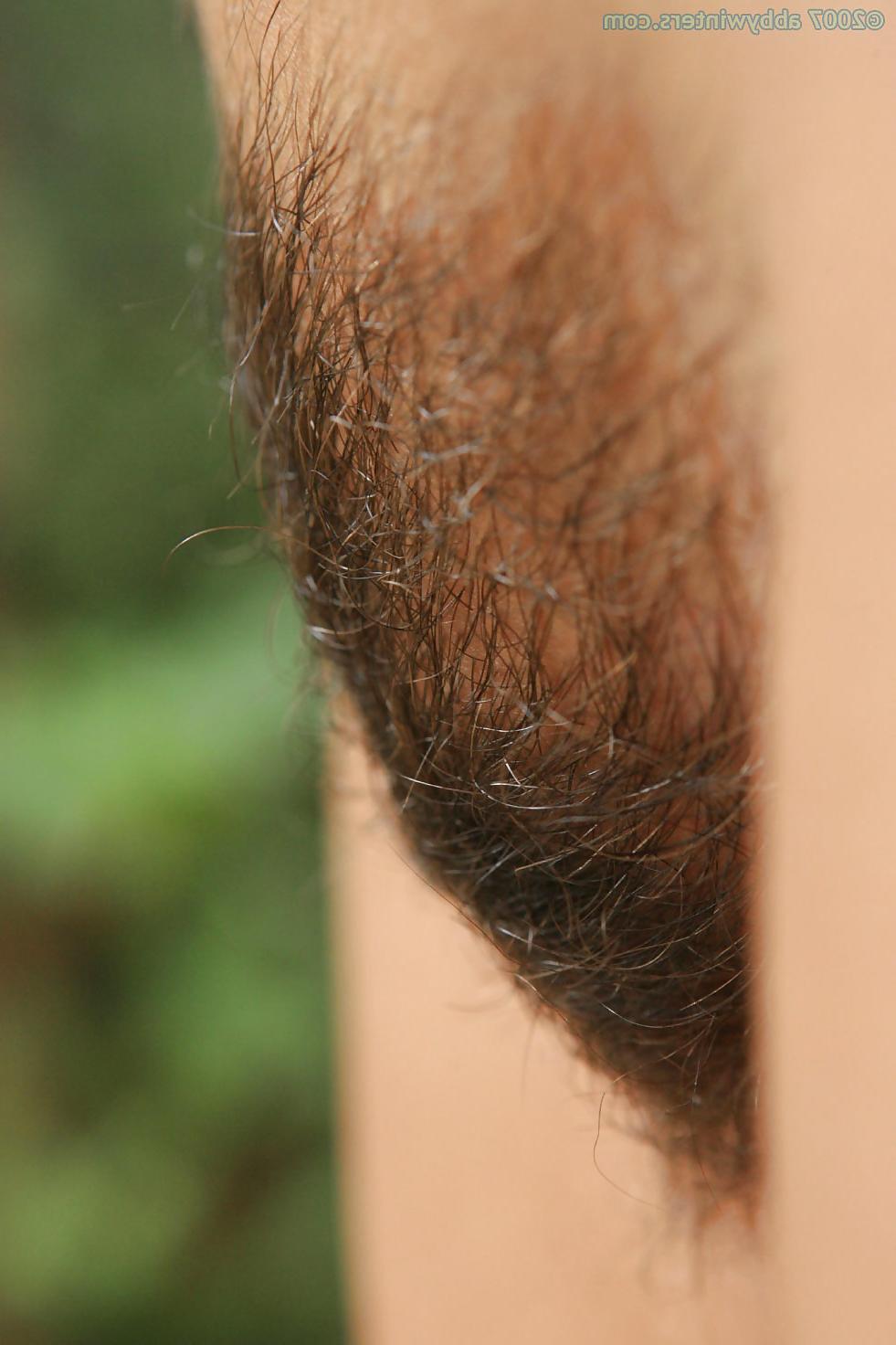 25P Nice hairy close-up 
