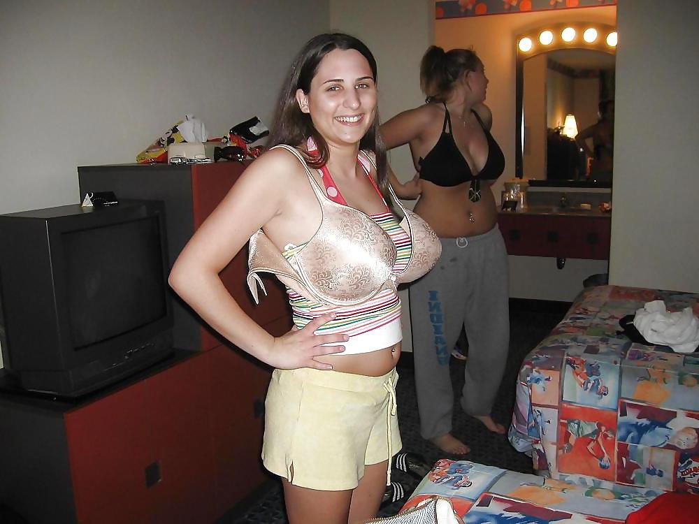 24P Random non nude busty women