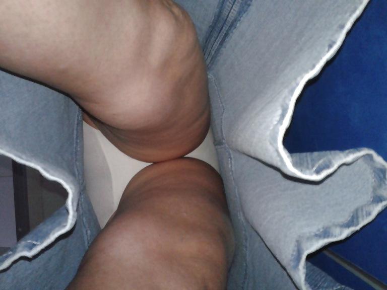 25P Upskirt mature!
