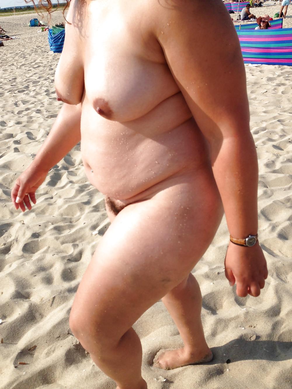 25P Hairy thick wife at nude beach