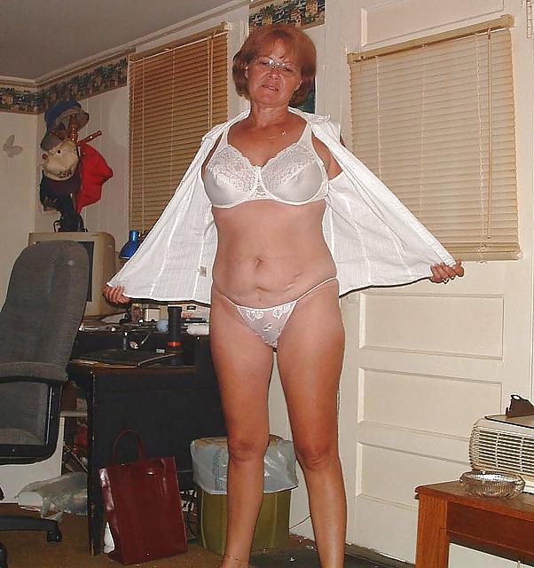 25P Bras on random women 7