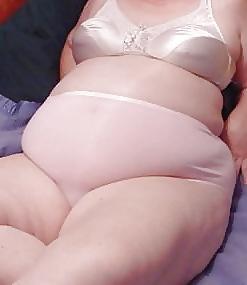 25P Bras on random women 7