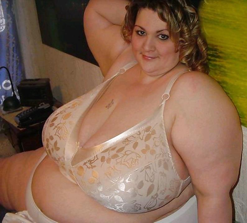 25P Bras on random women 7