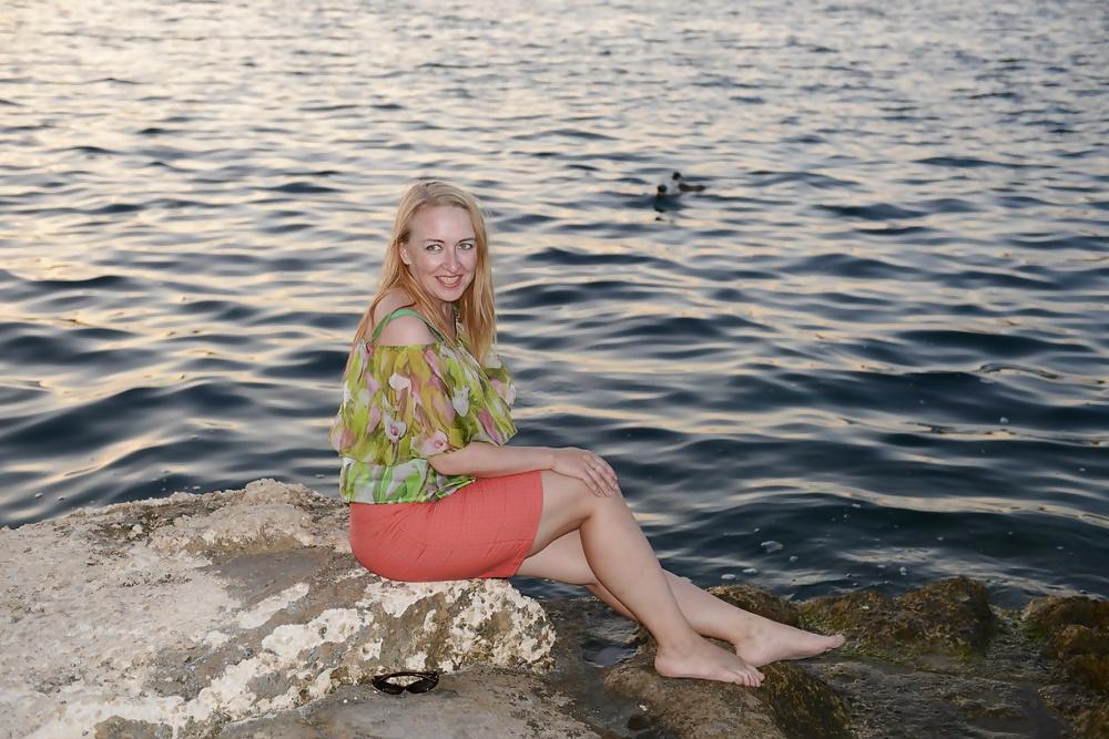 25P Barefoot Russian Women (part 4)