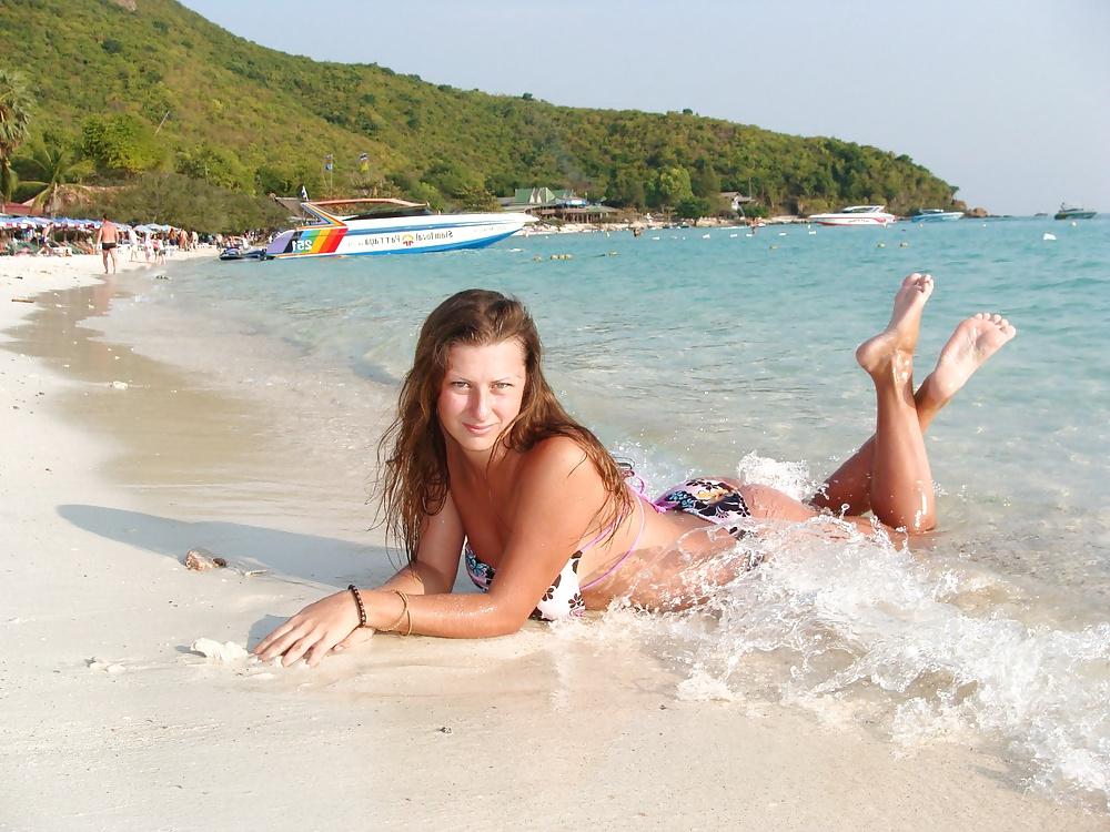 25P Barefoot Russian Women (part 4)