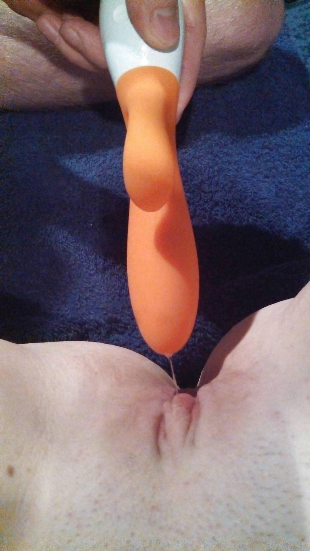 6P Strech my clit