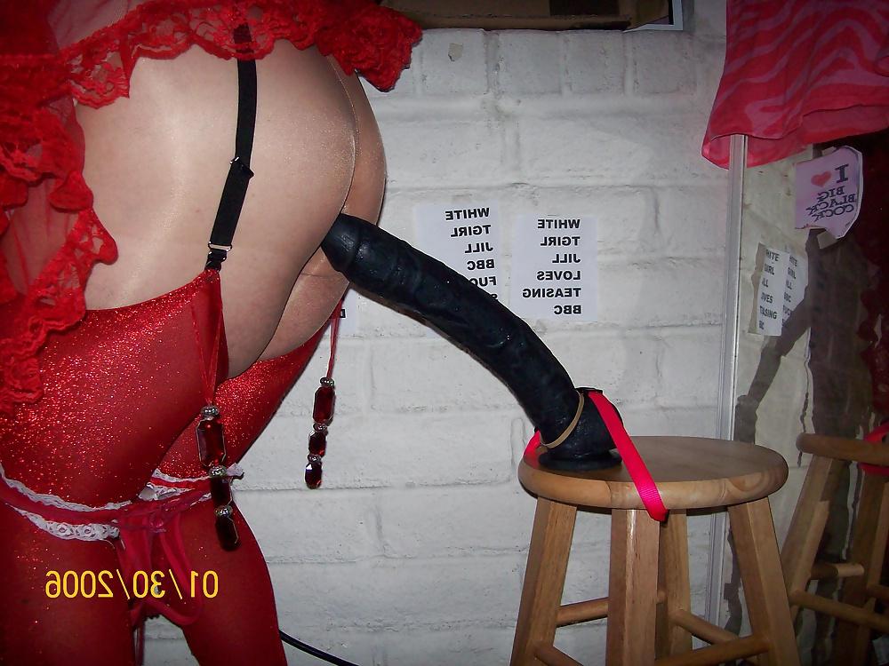 25P Mistress's silky bubble butt ass for Tgirl Veronica.