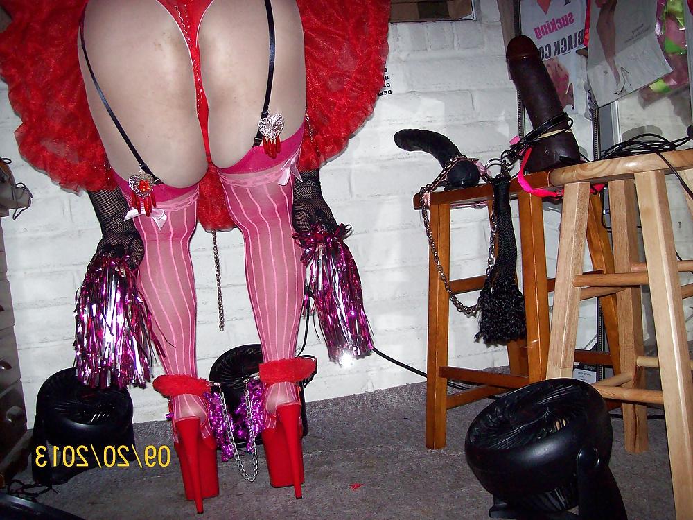 25P Mistress's silky bubble butt ass for Tgirl Veronica.