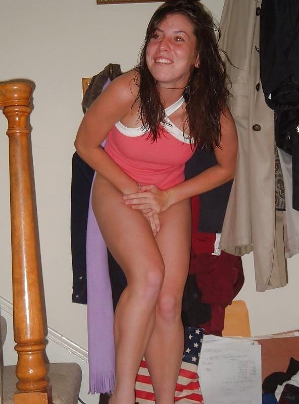 25P Embarrassed Nude Girls 21