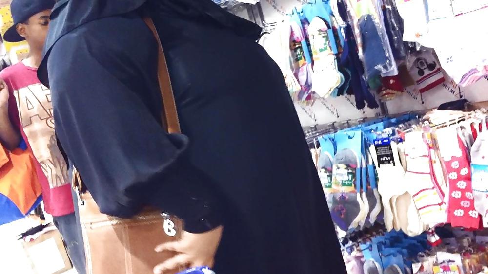 25P Arab bbw 