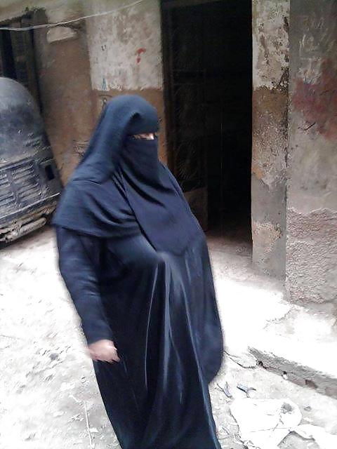 25P Arab bbw 