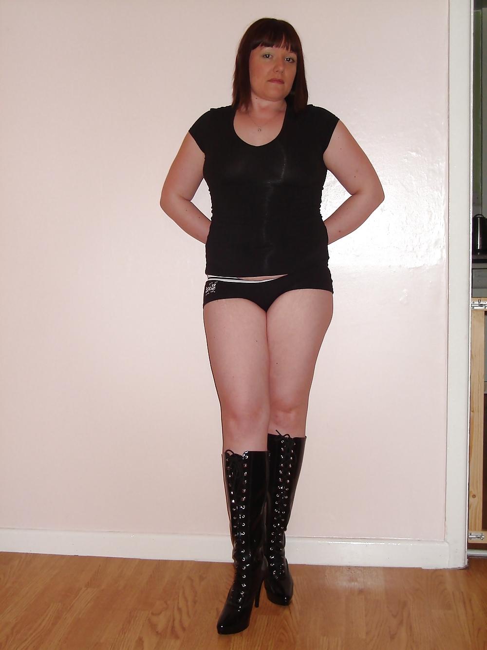 8P Meine sexy MILF-BBW-Frau in Stiefeln