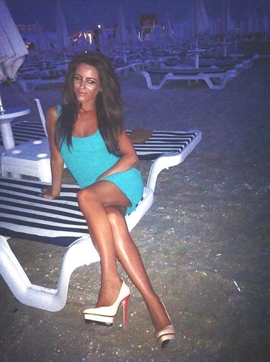 22P Romanian girl: Christina