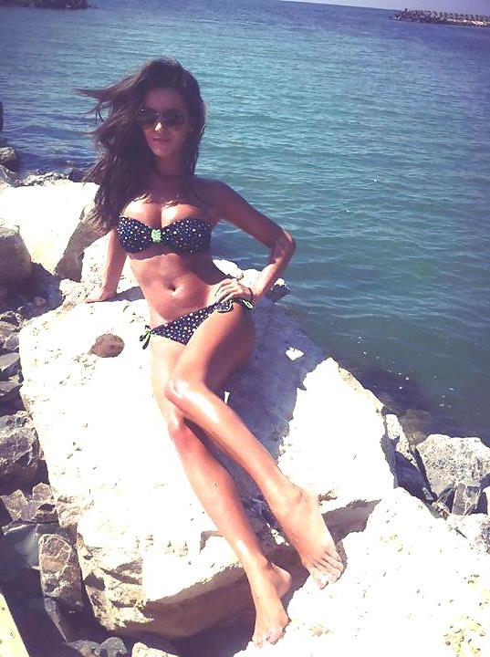 22P Romanian girl: Christina