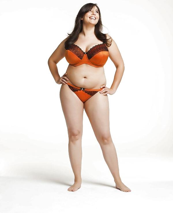 25P Plus Size Models in Lingerie
