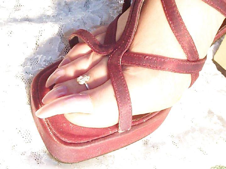 25P Sexy toes more and more