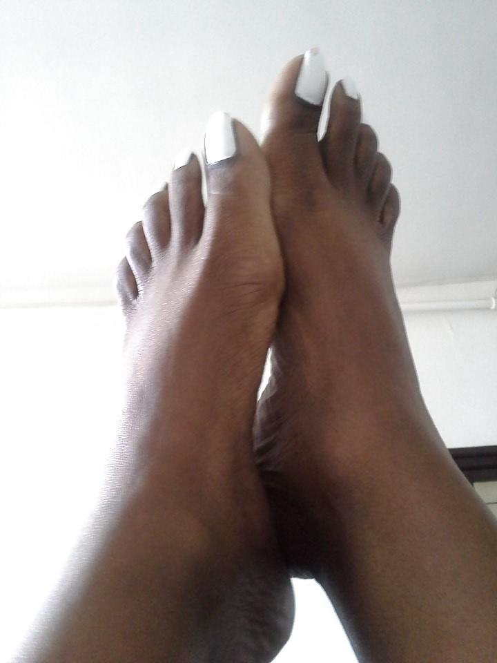 25P Sexy toes more and more