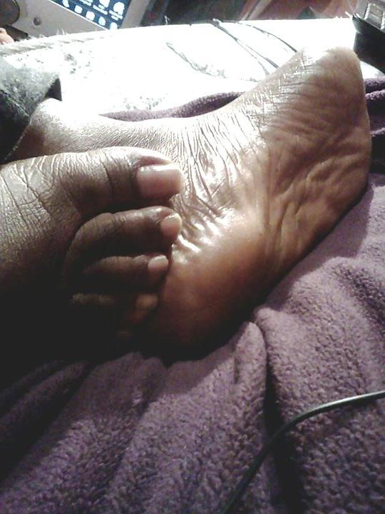 25P Sexy toes more and more