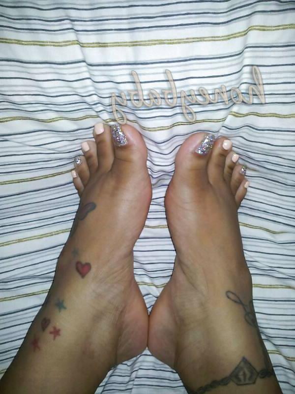 25P Sexy toes more and more