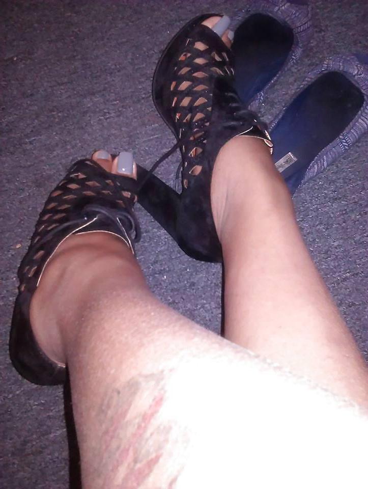 25P Sexy toes more and more