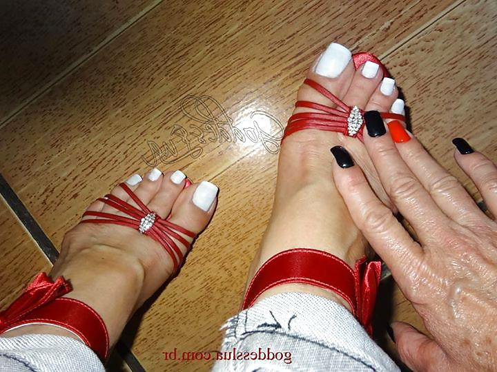 25P Sexy toes more and more