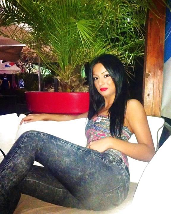 14P Romanian girl: Alexis