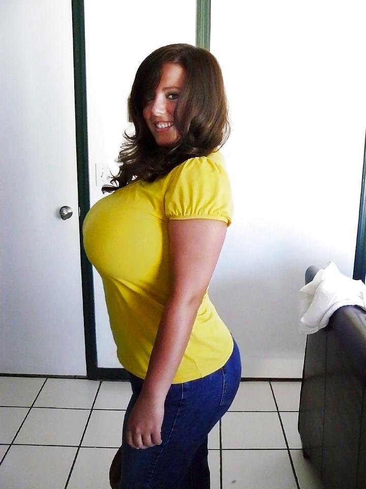 25P Curvy Beauties 67 Clothed Edition