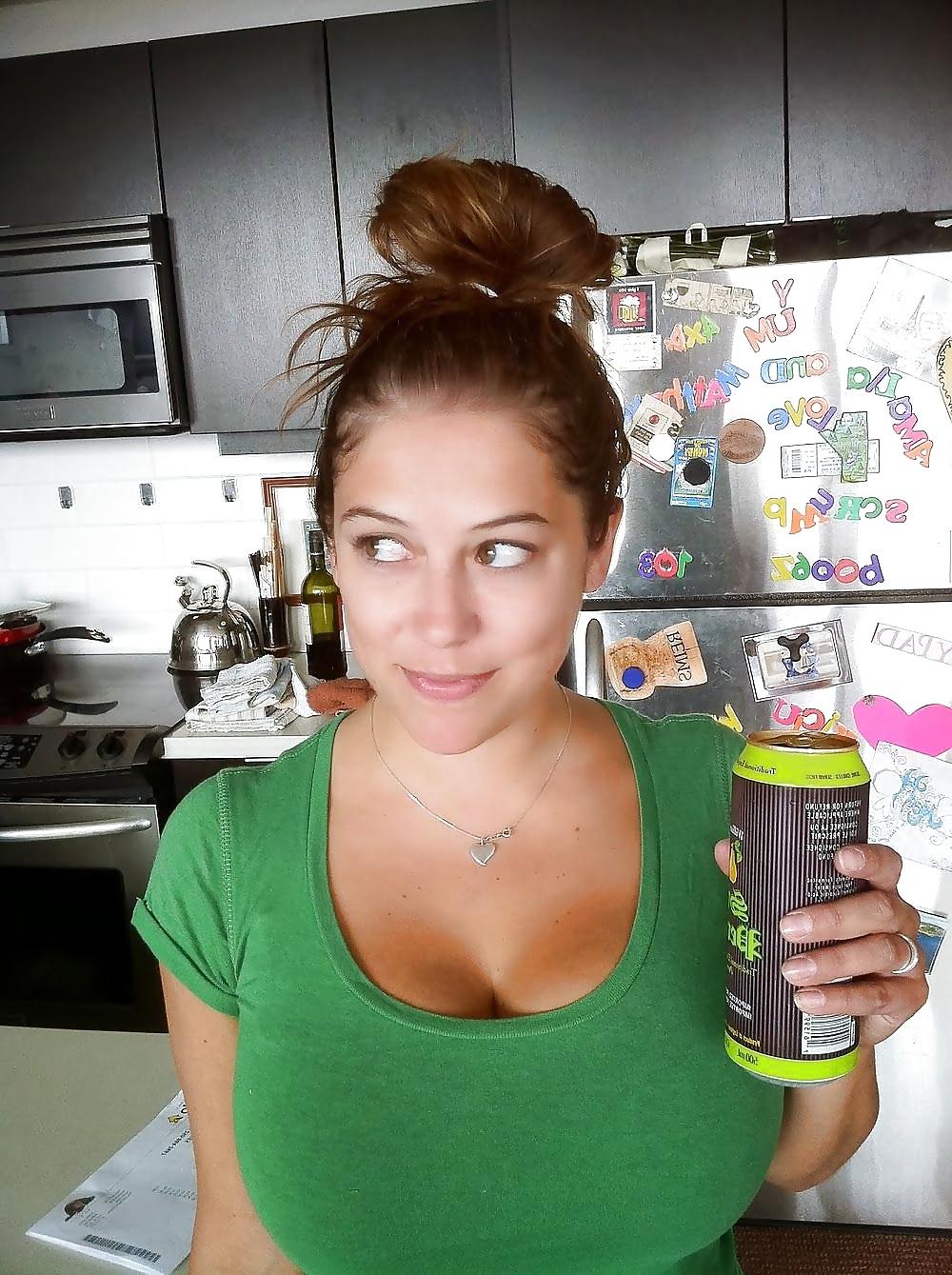 25P Curvy Beauties 67 Clothed Edition